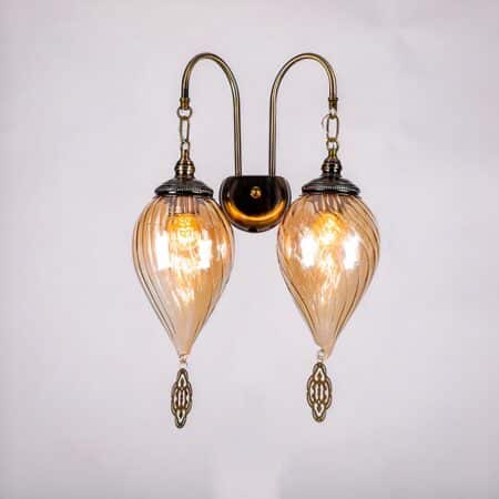 Applique tendance vintage à double tête style oriental accroché à un mur